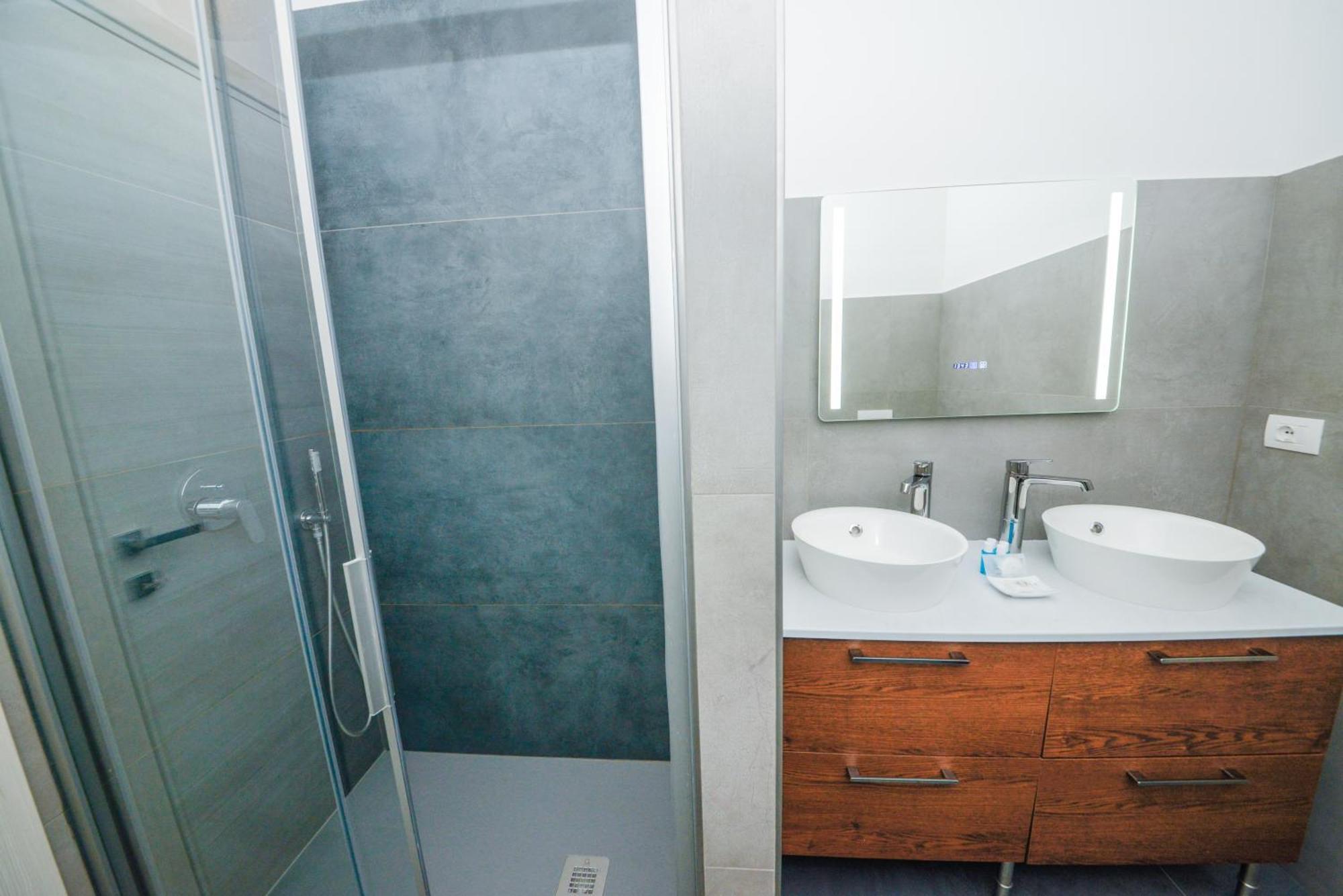 Garda Family & Solarium Apartman Riva del Garda Kültér fotó
