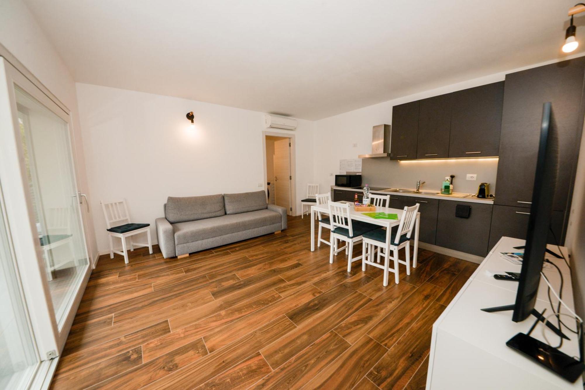 Garda Family & Solarium Apartman Riva del Garda Kültér fotó