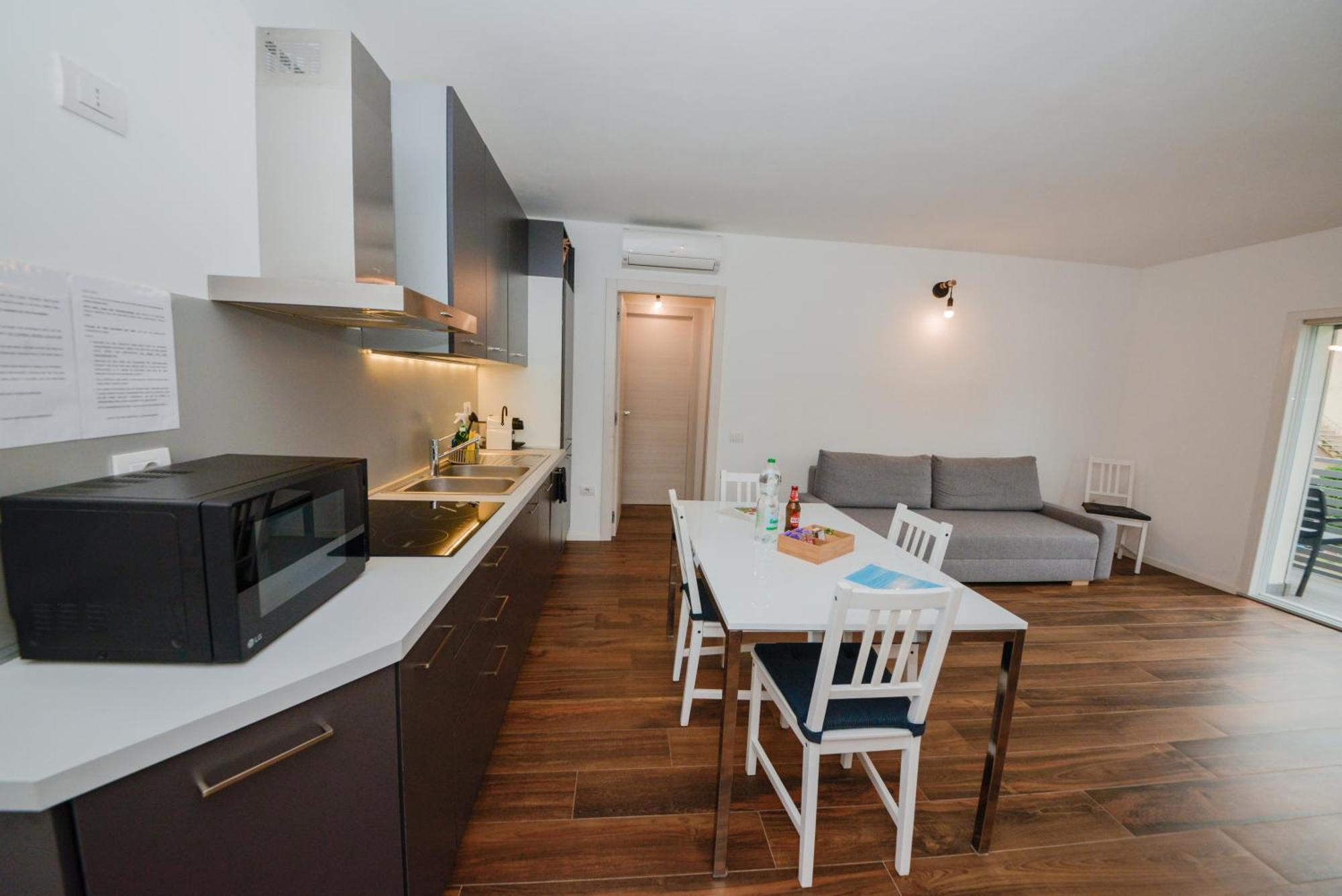 Garda Family & Solarium Apartman Riva del Garda Kültér fotó