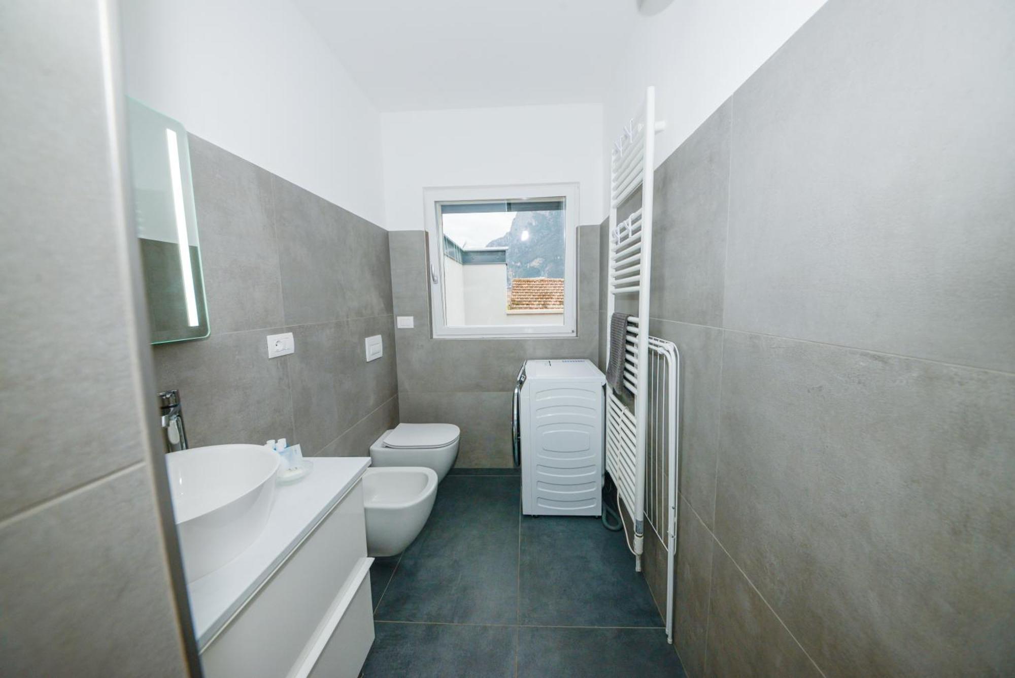 Garda Family & Solarium Apartman Riva del Garda Kültér fotó